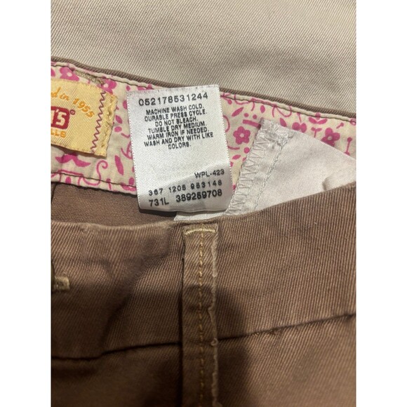 3 pairs of Levis chino womens shorts 12 - Picture 3 of 5